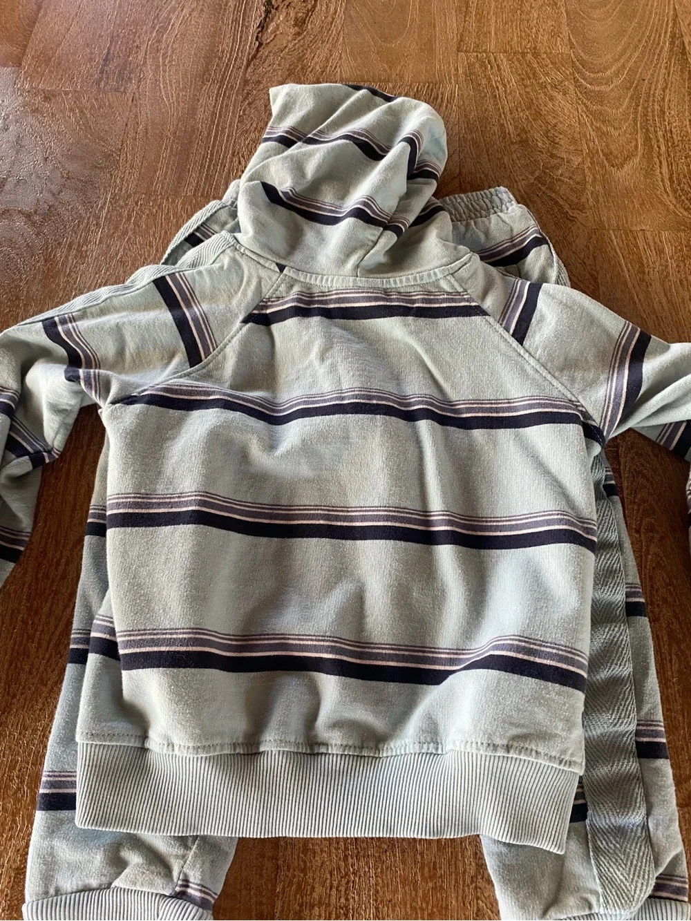 Volcom 2 Piece Set size 5
